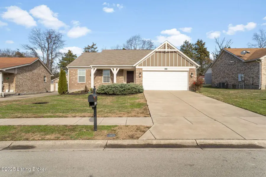 8425 Splendid Point, Louisville, KY 40229 - Image #2