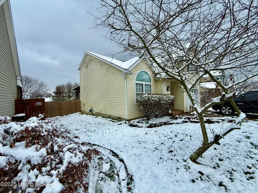 4205 Mimosa View Dr, Louisville, KY 40299 - Image #2