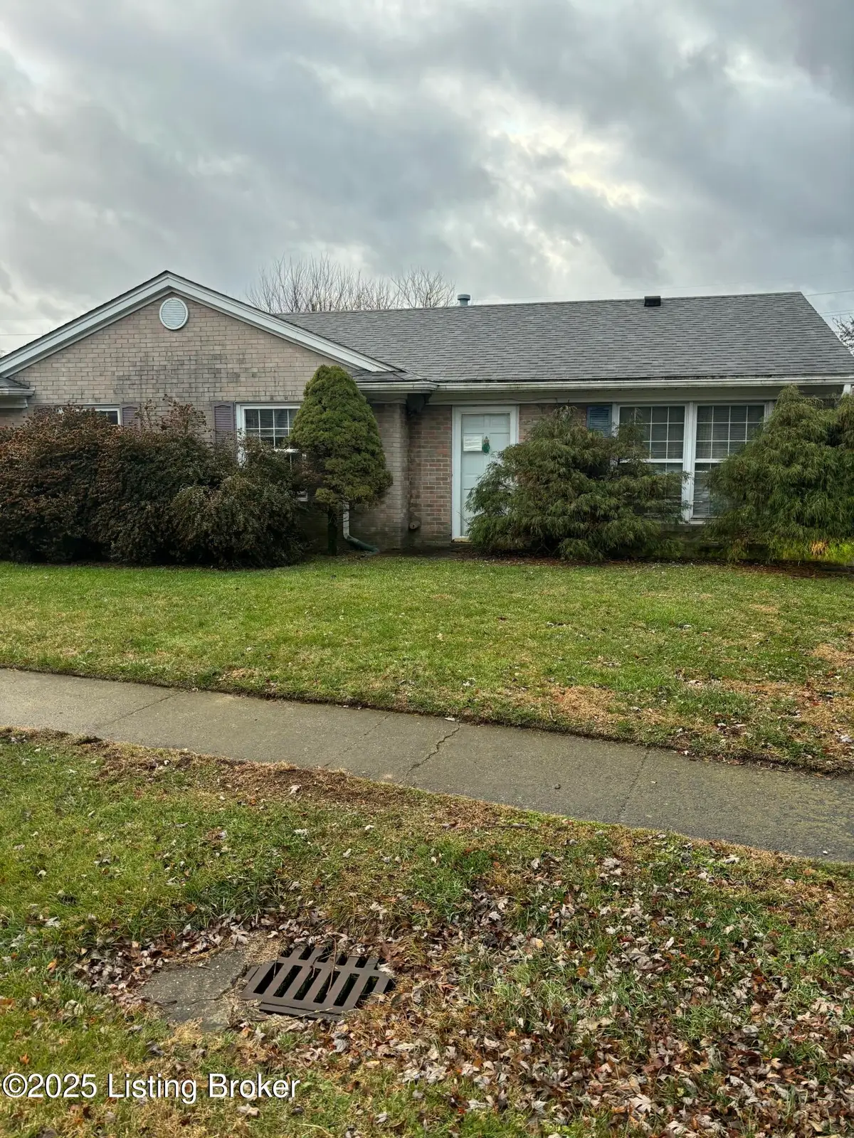 9810 Tucson Ct, Louisville, KY 40223 - Image #1