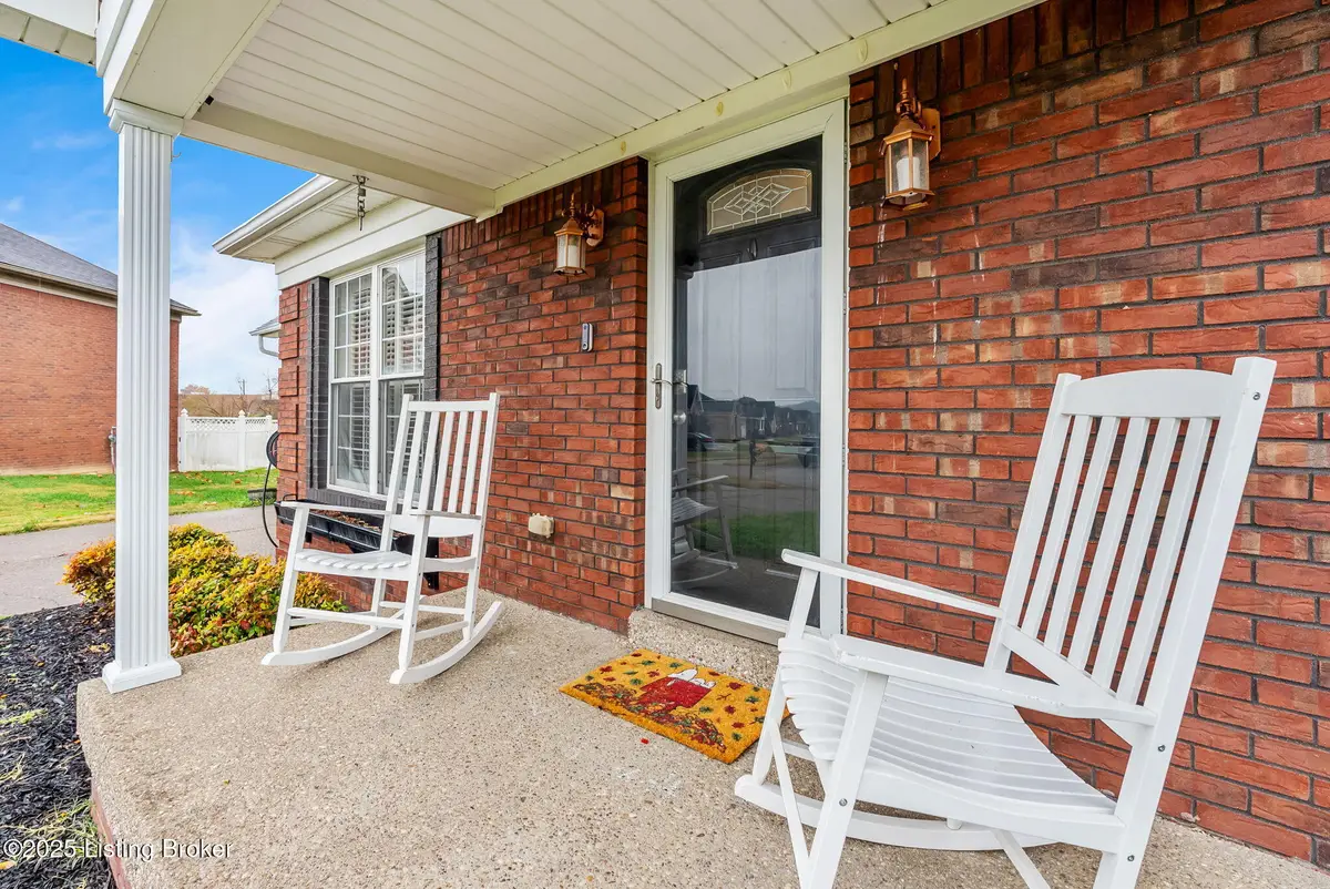 9800 Valley Farms Blvd, Louisville, KY 40272 - Image #1