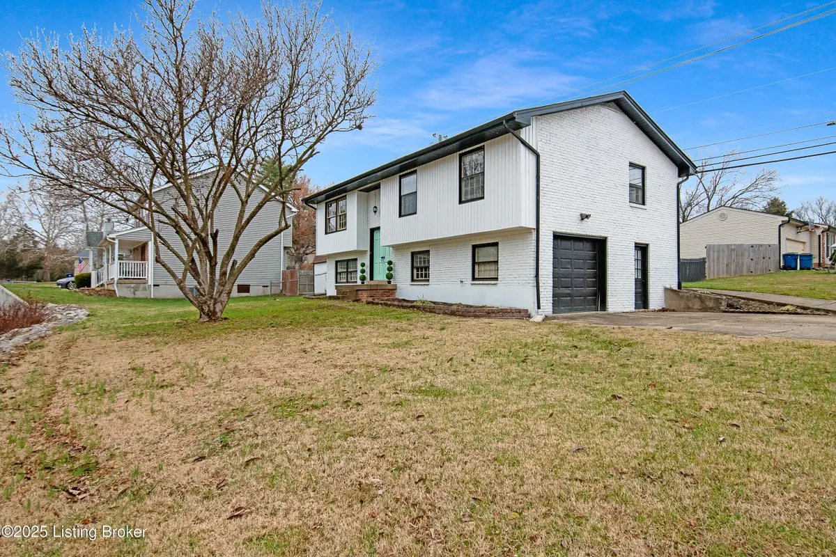 9007 Ash Ave, Pewee Valley, KY 40056 - Image #1