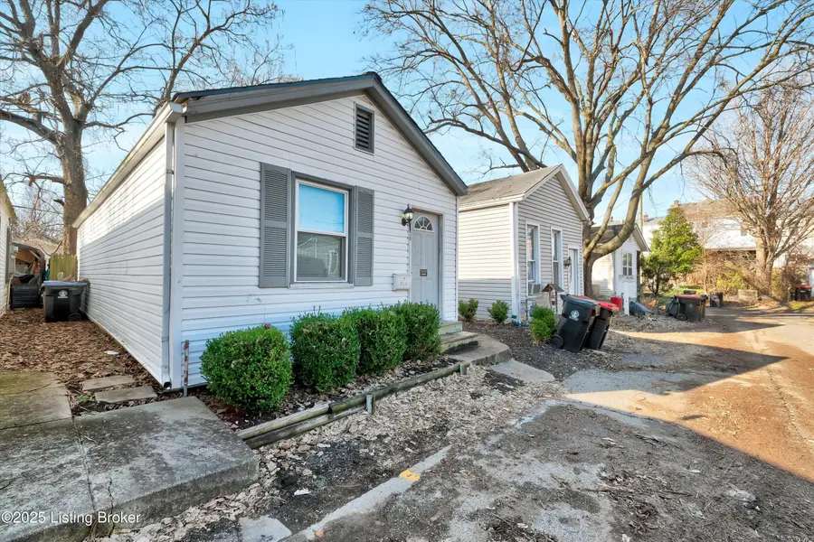 916 Schiller Ct, Louisville, KY 40204 - Image #2