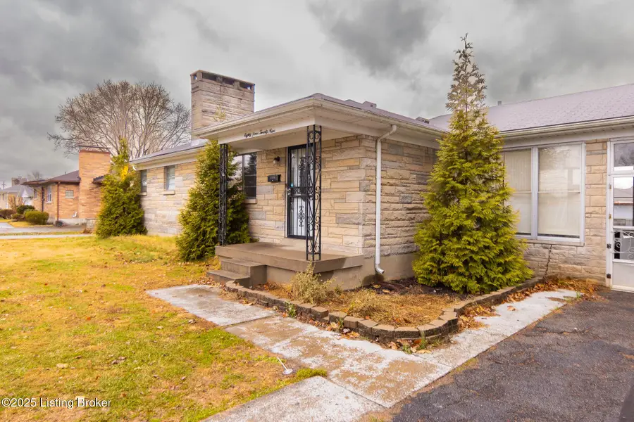 8429 Newstead Ave, Louisville, KY 40219 - #2