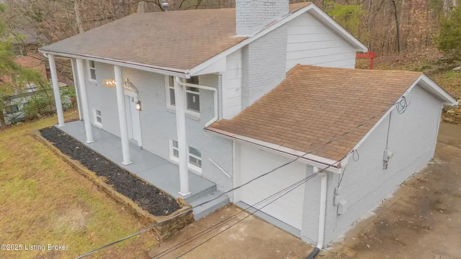 8221 Saint Anthonys Church Rd, Louisville, KY 40214 - #3