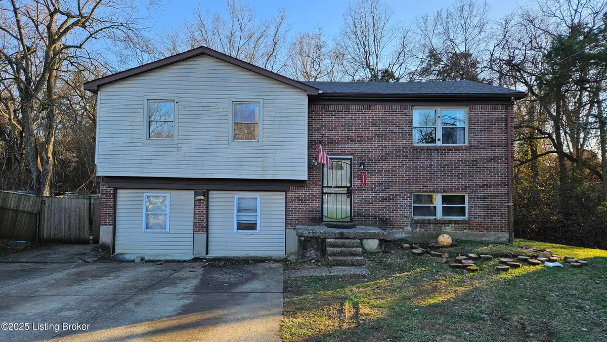 9116 Maiden Ct, Louisville, KY 40229 - Image #1