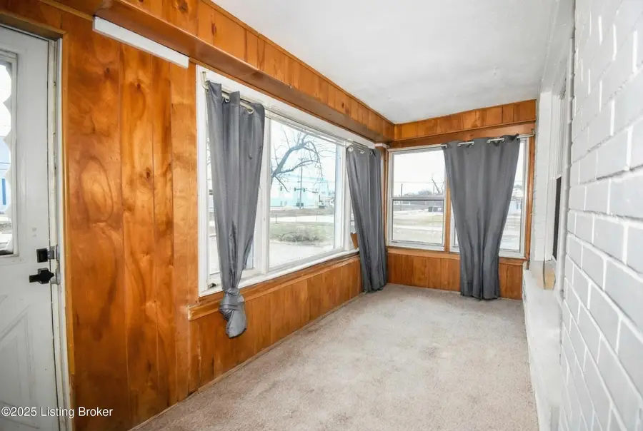 3702 Kramers Ln, Louisville, KY 40216 - #3