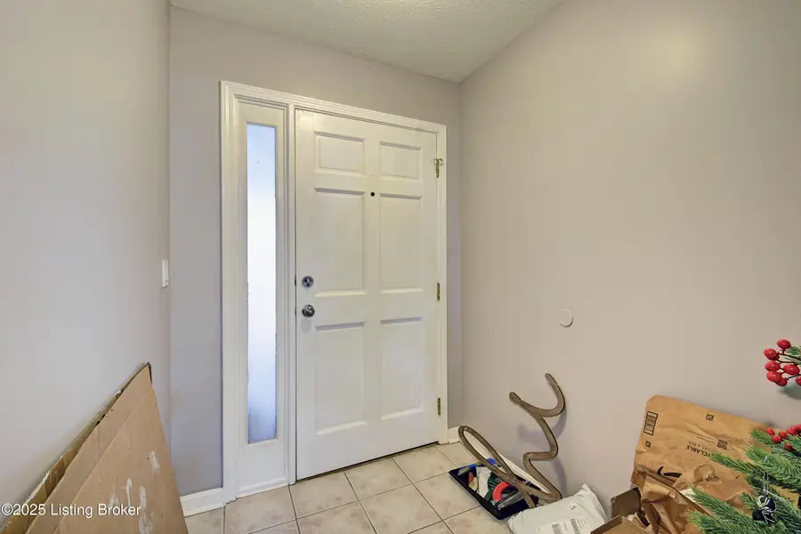 8116 Eagles Crest Ct, Louisville, KY 40291 - Image #3