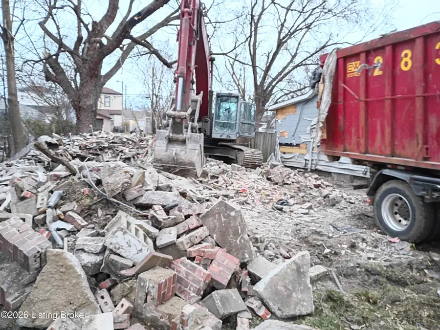 3705 Woodruff Ave, Louisville, KY 40215 - #2