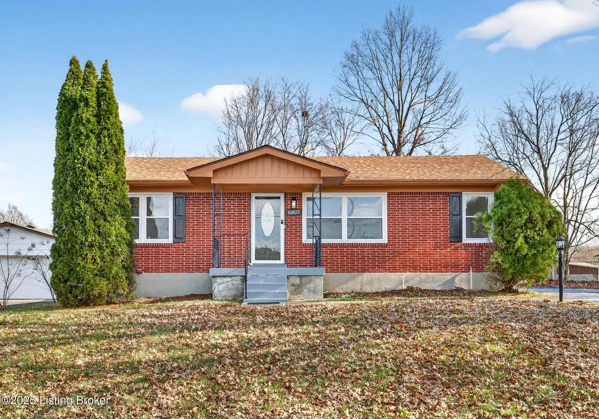6807 Rock Forest Dr, Louisville, KY 40219 - Image #1