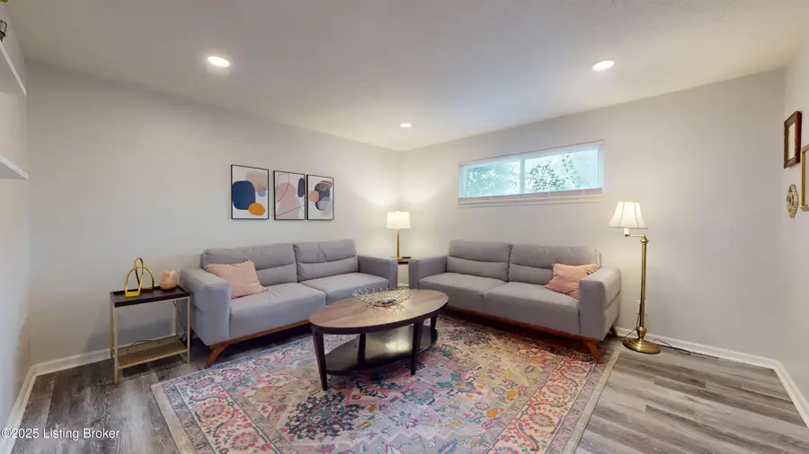 2300 Dundee Rd #APT 2, Louisville, KY 40205 - #2