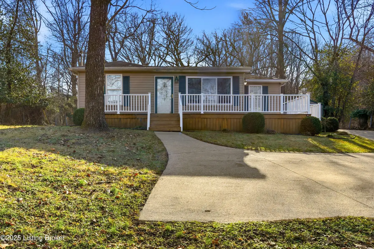 3406 Schooler Ln, Louisville, KY 40272 - Image #1