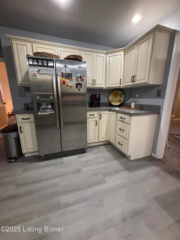 614 Shawnee Dr, Campbellsville, KY 42718