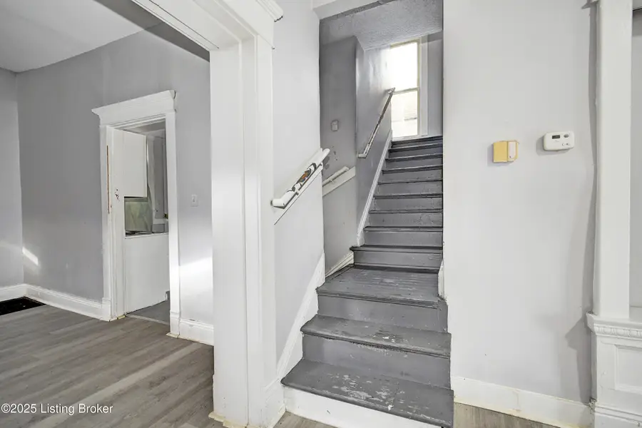 646 S 35th St, Louisville, KY 40211 - Image #3