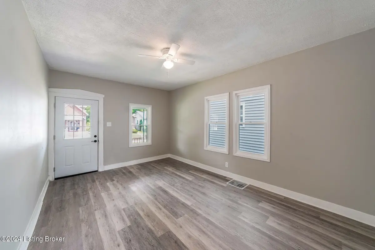 2146 W Gaulbert Ave, Louisville, KY 40210 - Image #1