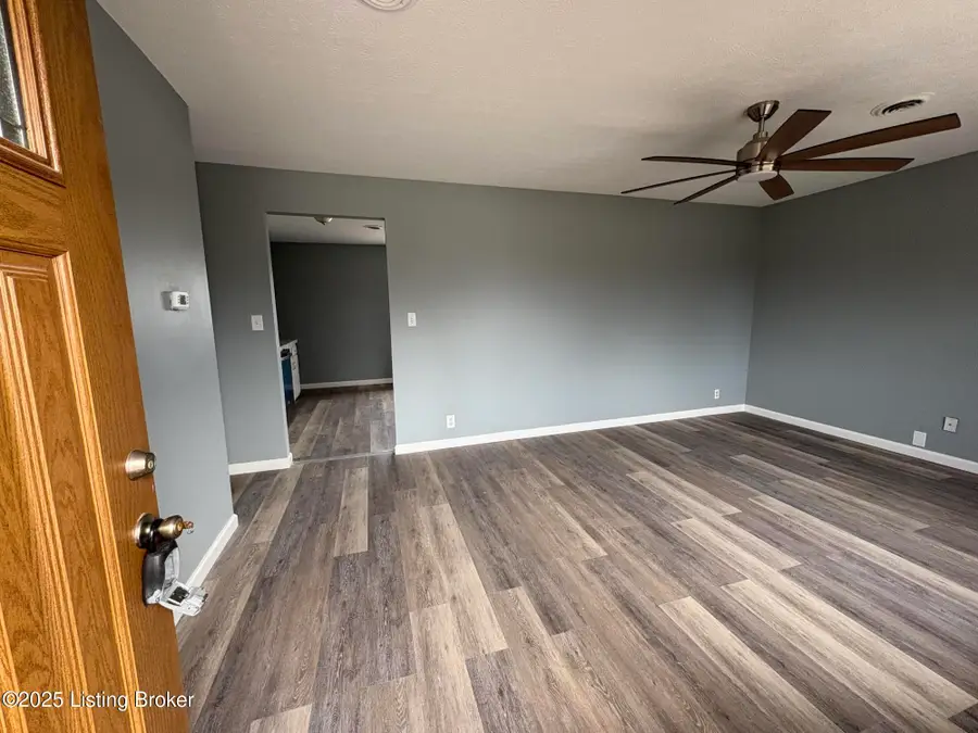 174 Wilmington Dr, Mount Washington, KY 40047 - Image #3