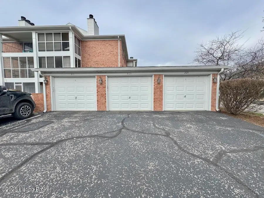 307 Donard Park Ave, Louisville, KY 40218 - Image #3