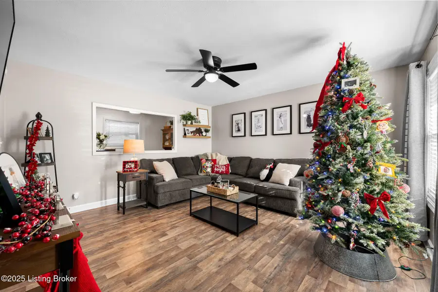 154 Greenbriar Ln, Louisville, KY 40229 - Image #3