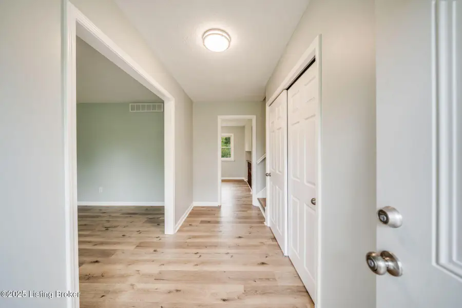 2907 Carden Ln, La Grange, KY 40031 - Image #2