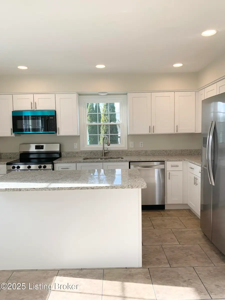 6604 Lure Ln, Louisville, KY 40229 - Image #3