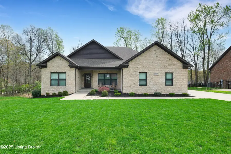 4203 Smarty Jones Dr, Louisville, KY 40214 - Image #2