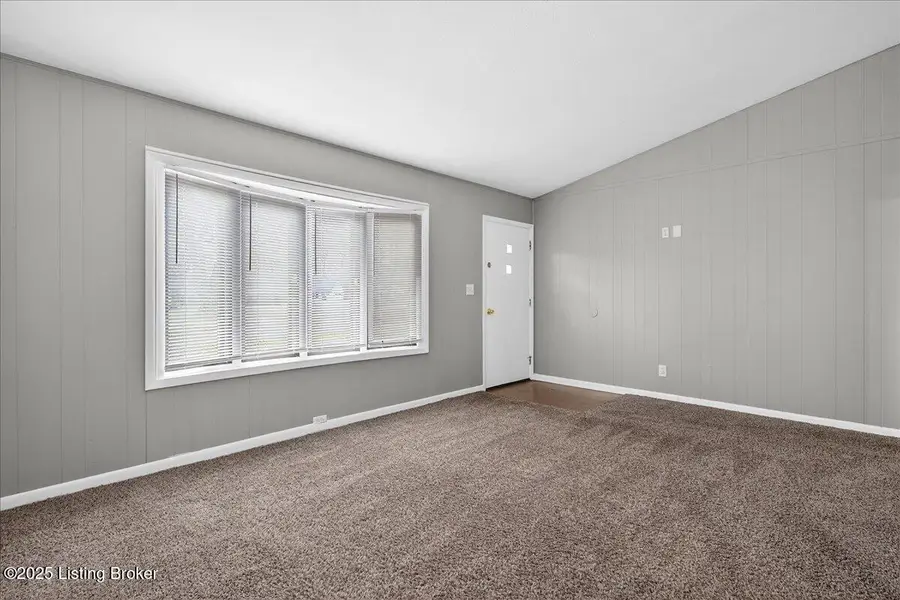 13325 Forge Cir, Louisville, KY 40272 - Image #2