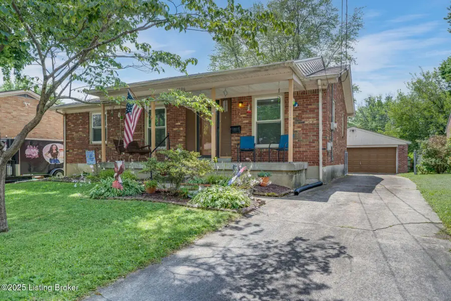 8106 Carnes Dr, Louisville, KY 40219 - Image #3