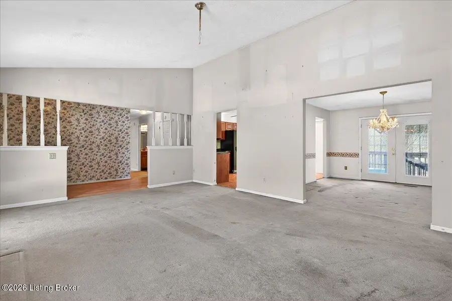 881 Deerwood Dr, Coxs Creek, KY 40013 - #3