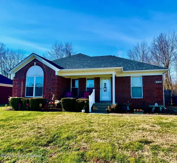 7714 Kenbrook Pl, Louisville, KY 40258