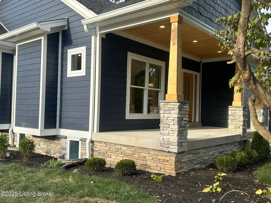 1885 Richmond Dr, Louisville, KY 40205 - Image #2