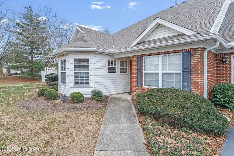 6822 Casey Pl, Louisville, KY 40229 - Image #3