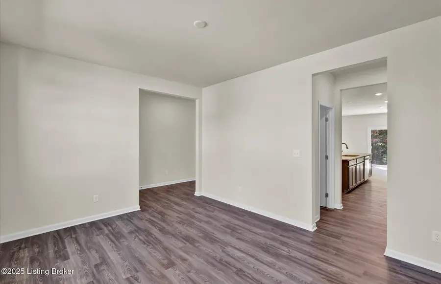 7507 Fair Ln, Louisville, KY 40291 - Image #3