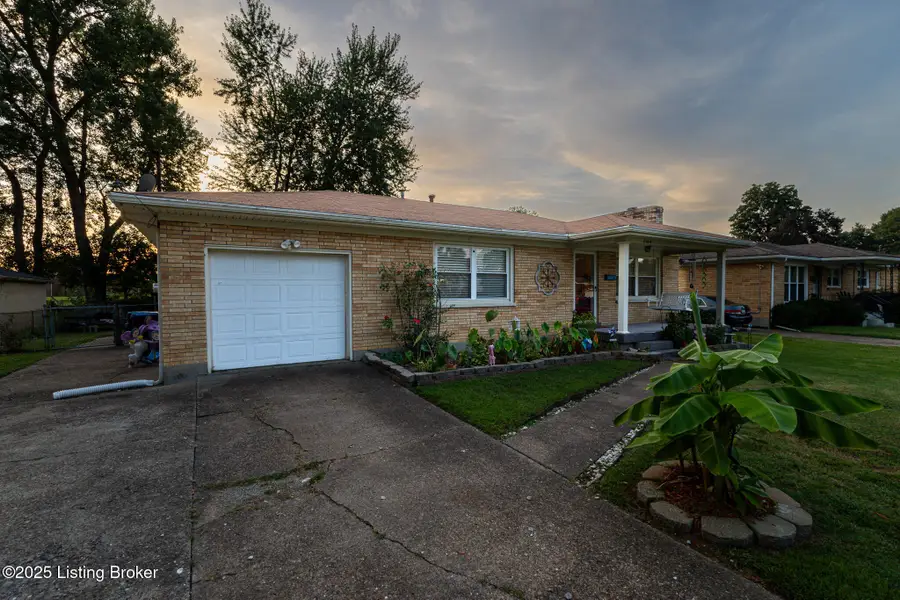 8004 Canna Dr, Louisville, KY 40258 - Image #3