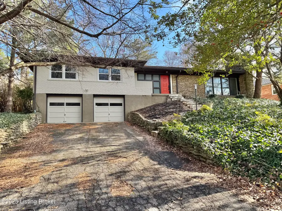 215 Choctaw Rd, Louisville, KY 40207 - Image #2