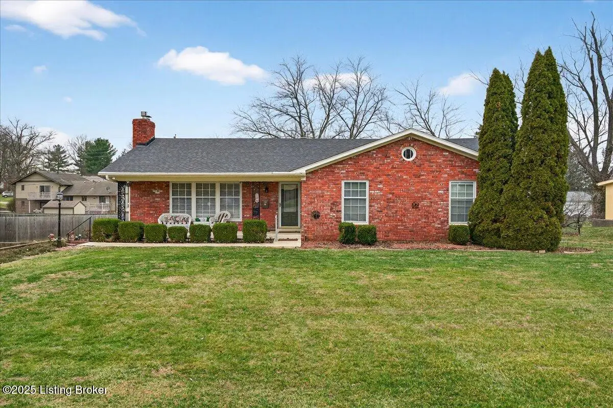 106 Sunset Dr, La Grange, KY 40031 - Image #1
