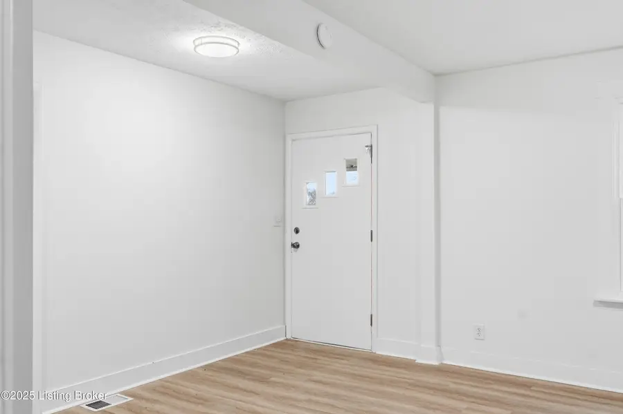 10212 Greenfield Park Rd, Louisville, KY 40258 - Image #2