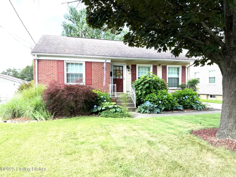 3126 Horton Ave, Louisville, KY 40220 - Image #2