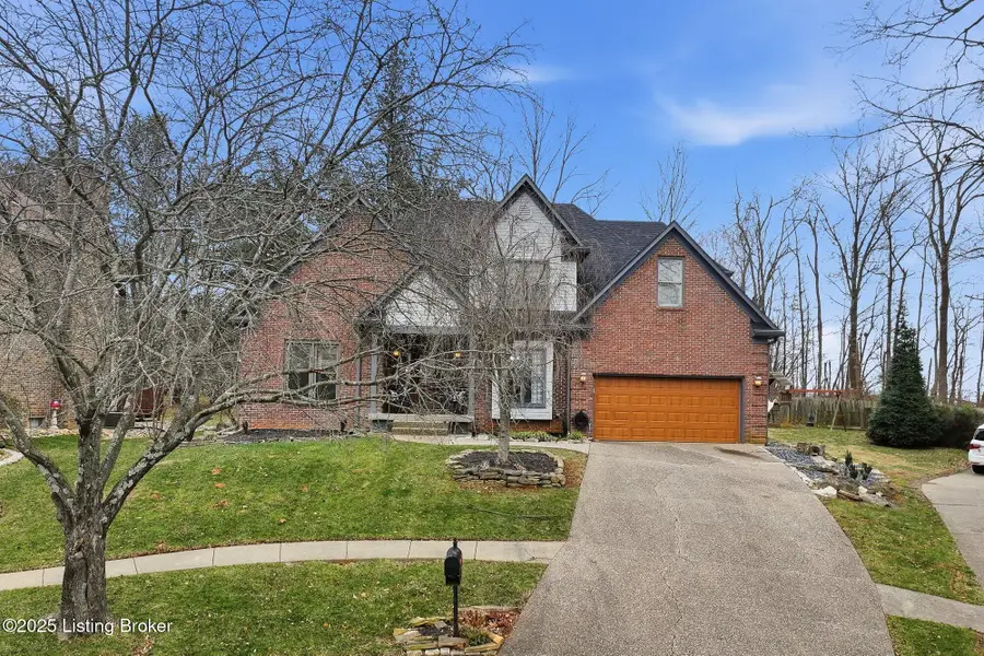 9704 Grandin Woods Rd, Louisville, KY 40299 - Image #2