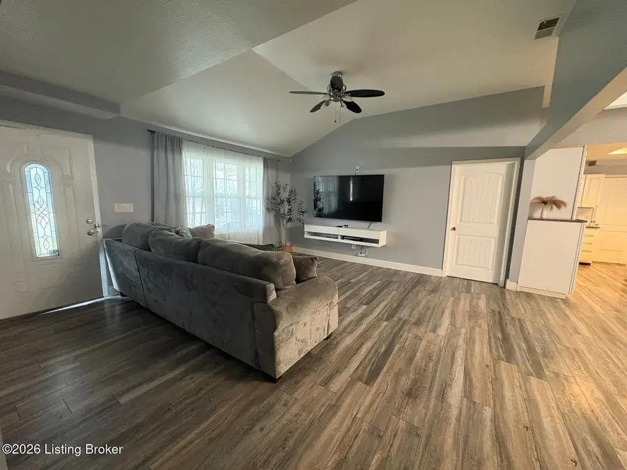 7112 Ethan Allen Way, Louisville, KY 40272 - Image #3