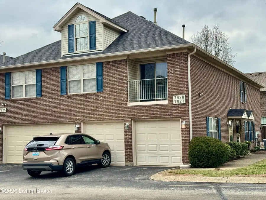 7927 Grand Cascade Dr, Louisville, KY 40228 - Image #2