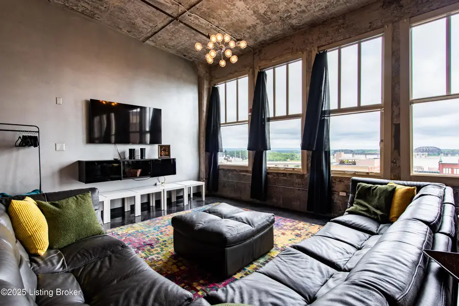 815 W Market St #UNIT 804, Louisville, KY 40202 - Image #2