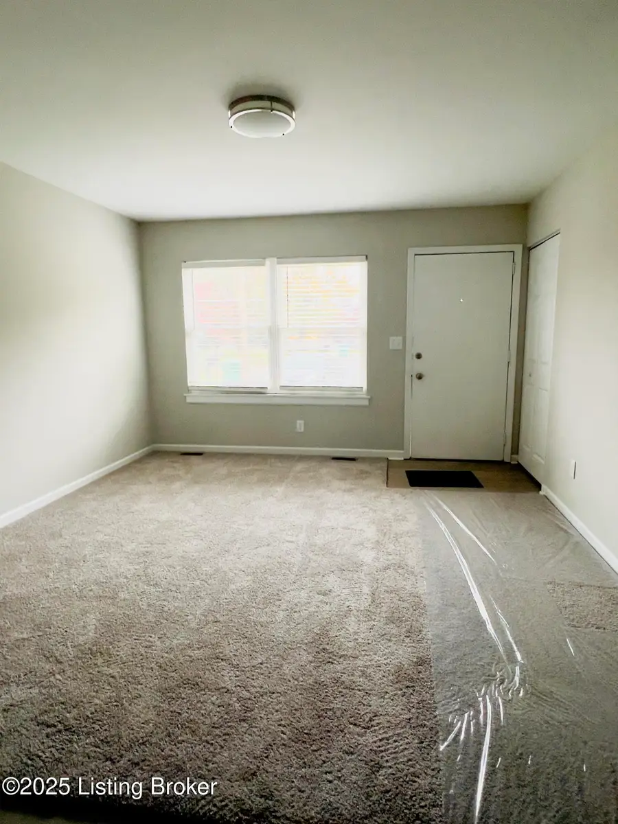 384 Glenview Rd, Louisville, KY 40229 - Image #3