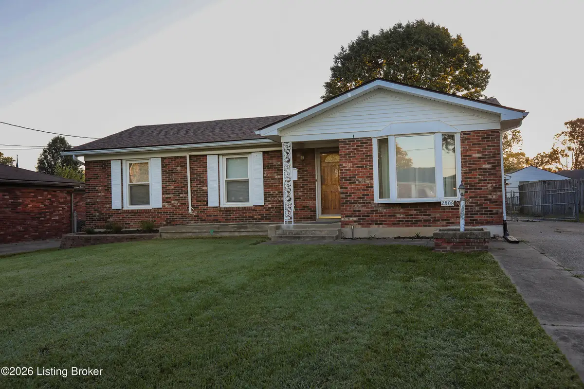 2509 Paddock Ct, Louisville, KY 40216 - Image #1
