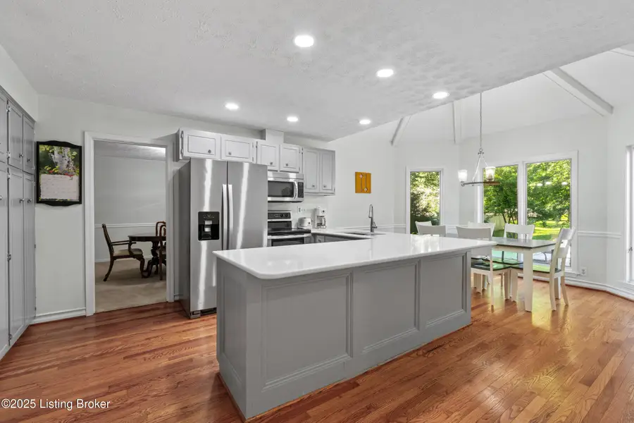 10218 Falling Tree Way, Louisville, KY 40223 - Image #2