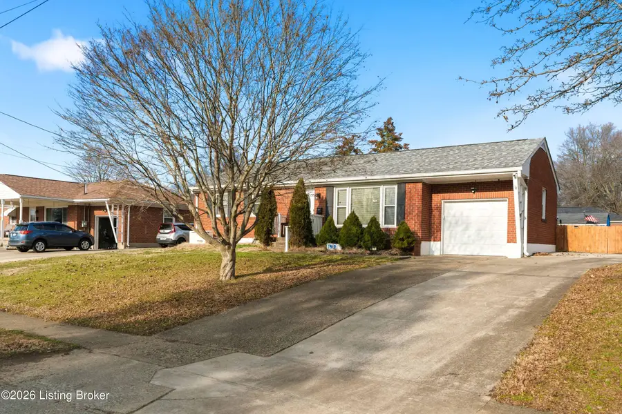 1917 Taffeta Dr, Louisville, KY 40272 - Image #3