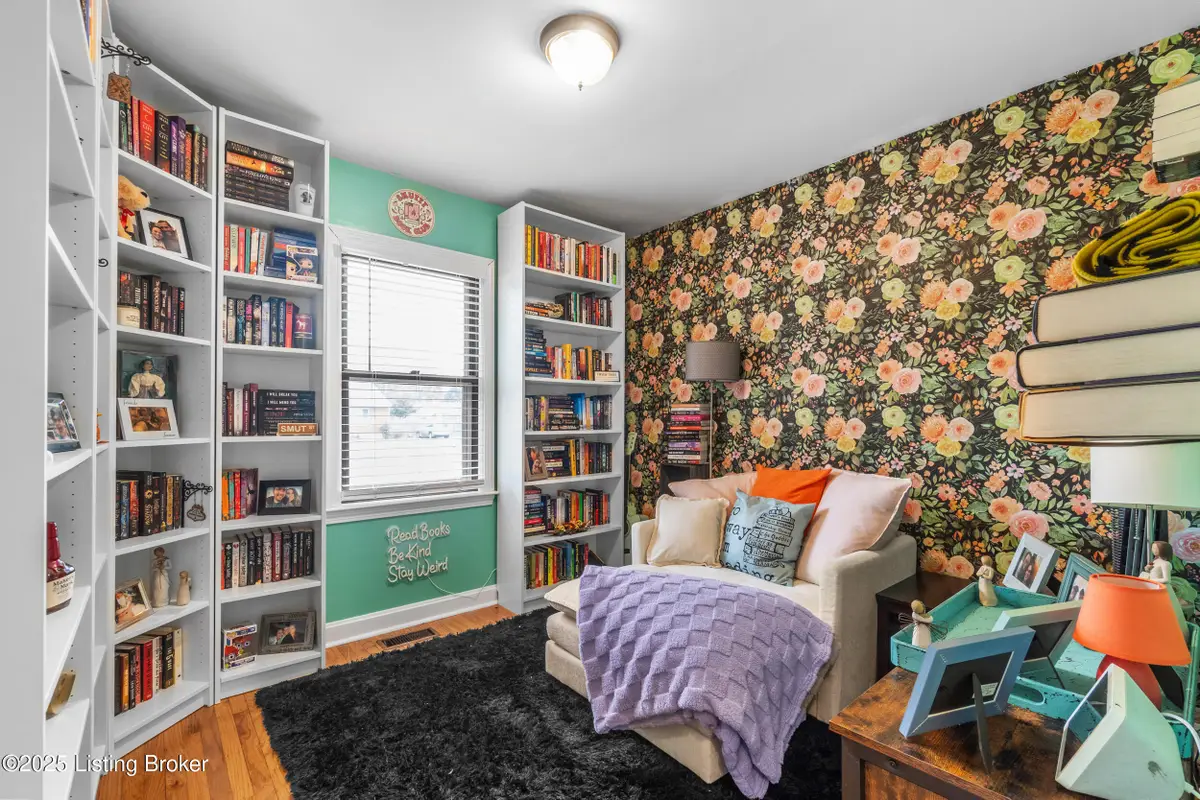 2018 Dixie Garden Dr, Louisville, KY 40272 - Image #1