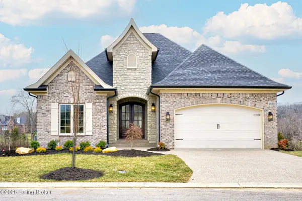 2020 Lakeview Villas Pl, Louisville, KY 40245