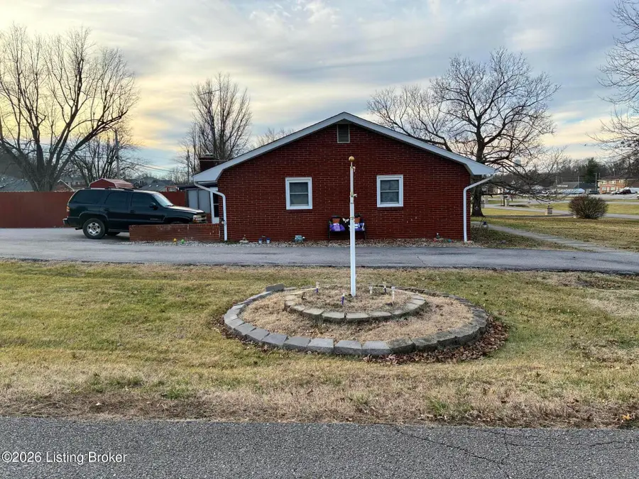 606 Valley Terrace, Irvington, KY 40146 - Image #3