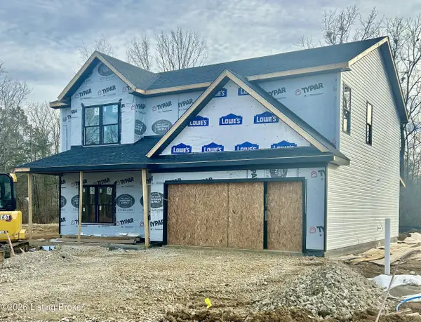 8205 Roseborough Rd, Louisville, KY 40228