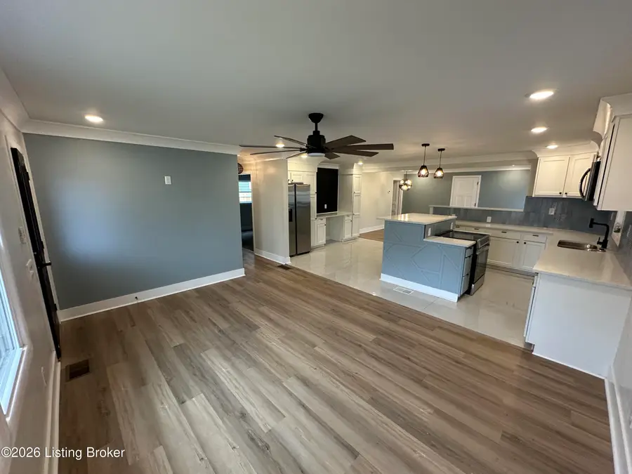 3912 Greenwood Ave, Louisville, KY 40211 - Image #2