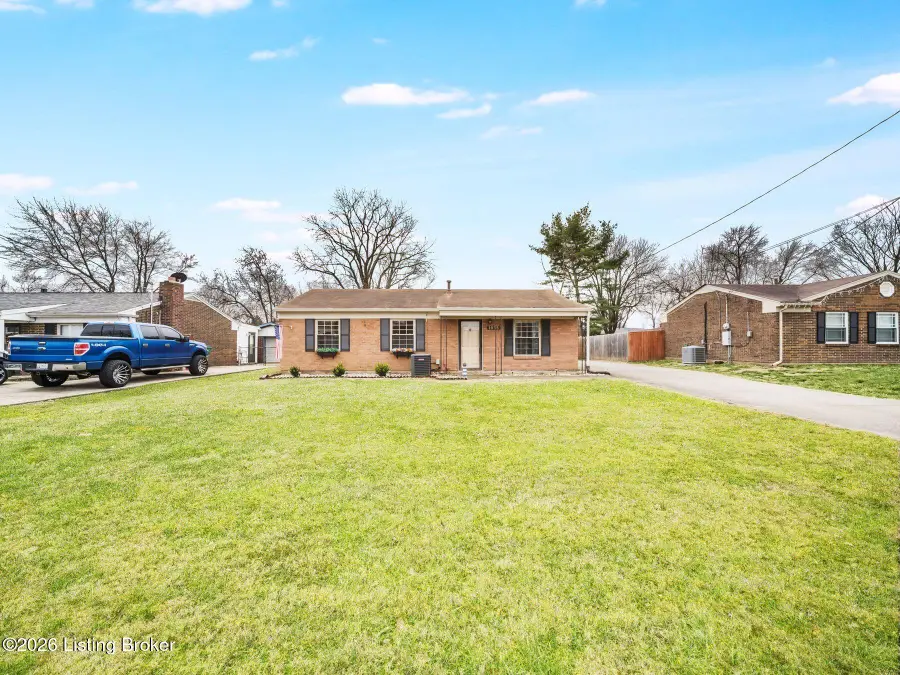 1035 Summitt Dr, Louisville, KY 40229 - Image #2